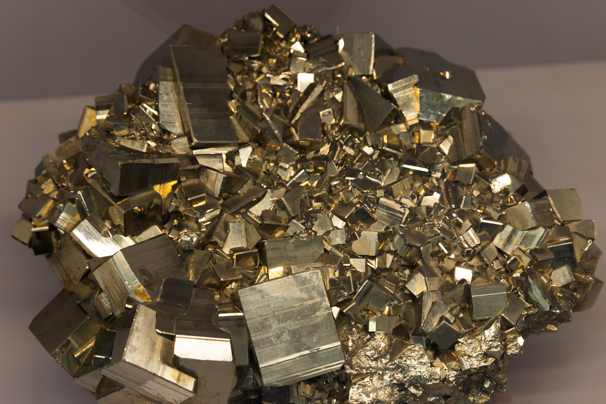 积存贵金属(积存贵金属和实物贵金属什么区别)